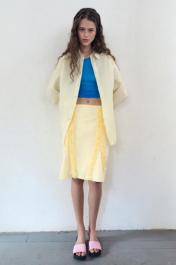 EMBOSSED RUFFLE SKIRT