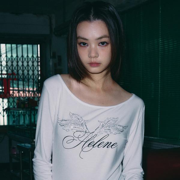 [2월 28일 예약배송] 엔젤 레터링 큐빅 롱 슬리브 [화이트]