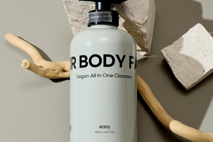 샤워만 했는데 향수 뭐 쓰냐고 자꾸 물어봐요. 비건 올인원 클렌저 바디워시 샴푸 500ML