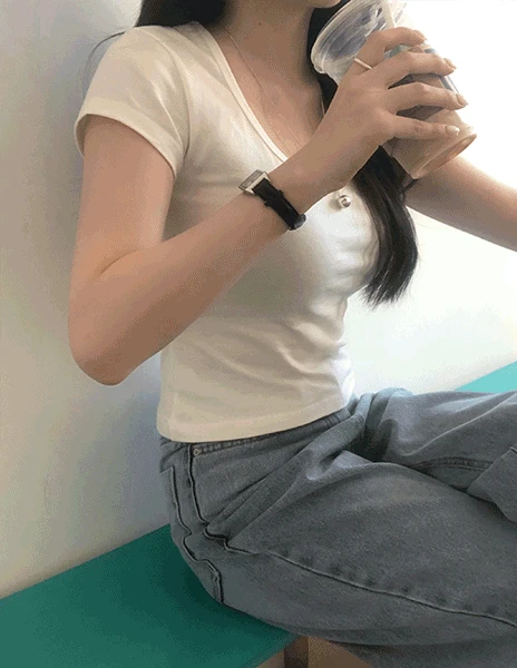 riona tee