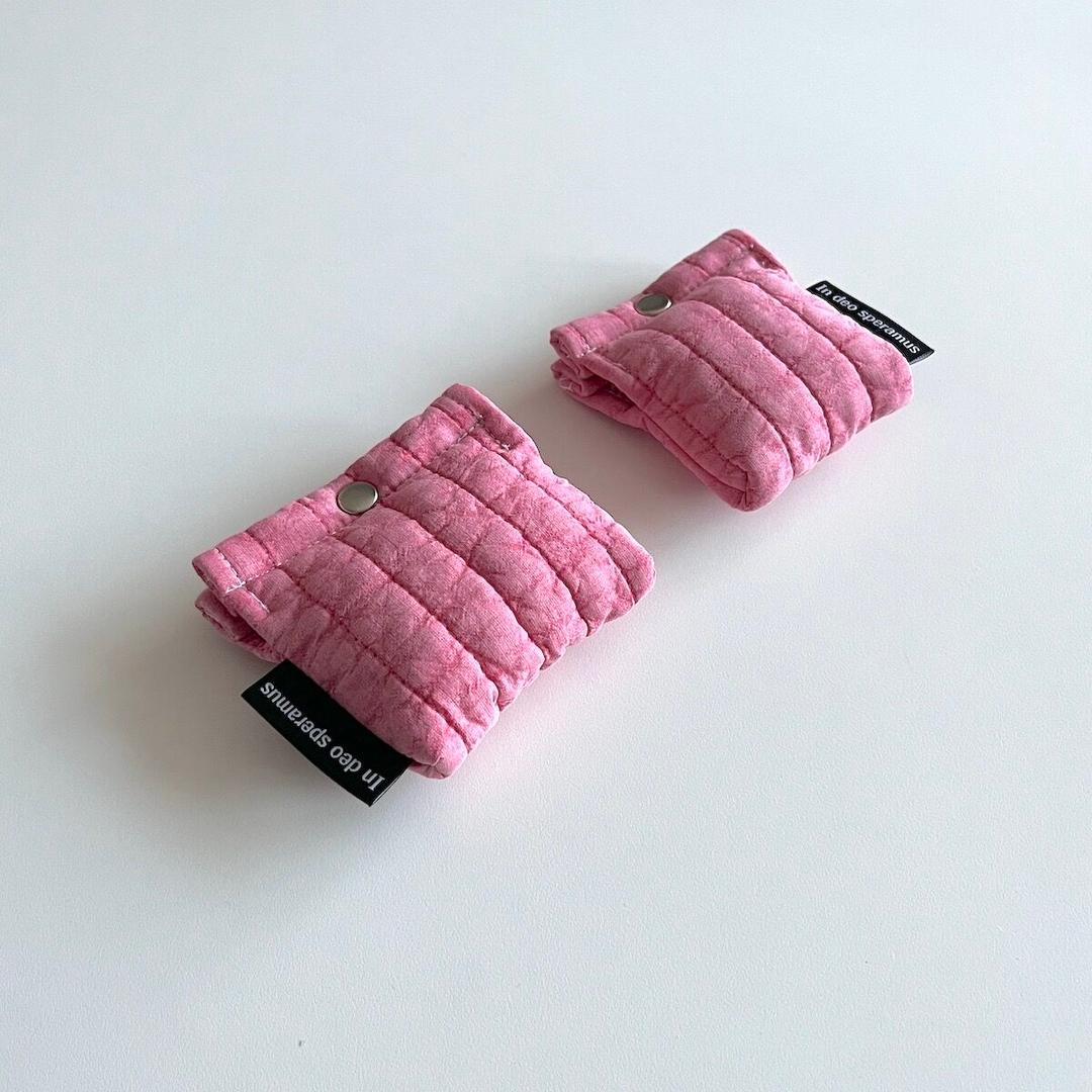 패딩 딸기 핑크 에어팟 케이스 (Padded strawberry pink airpods case)