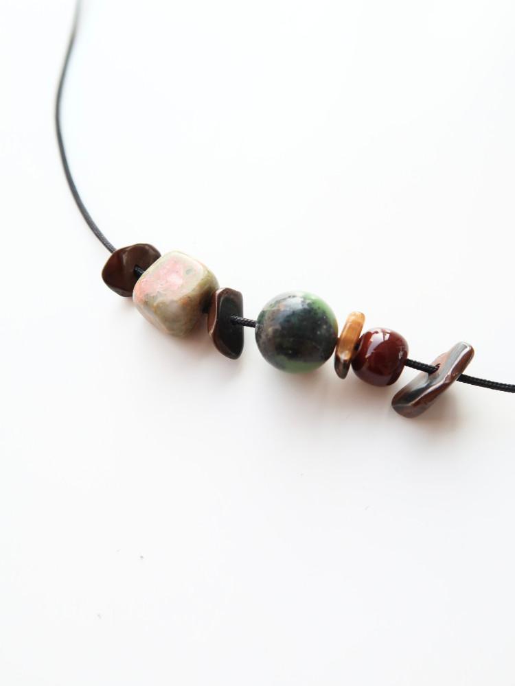 Pea stone necklace