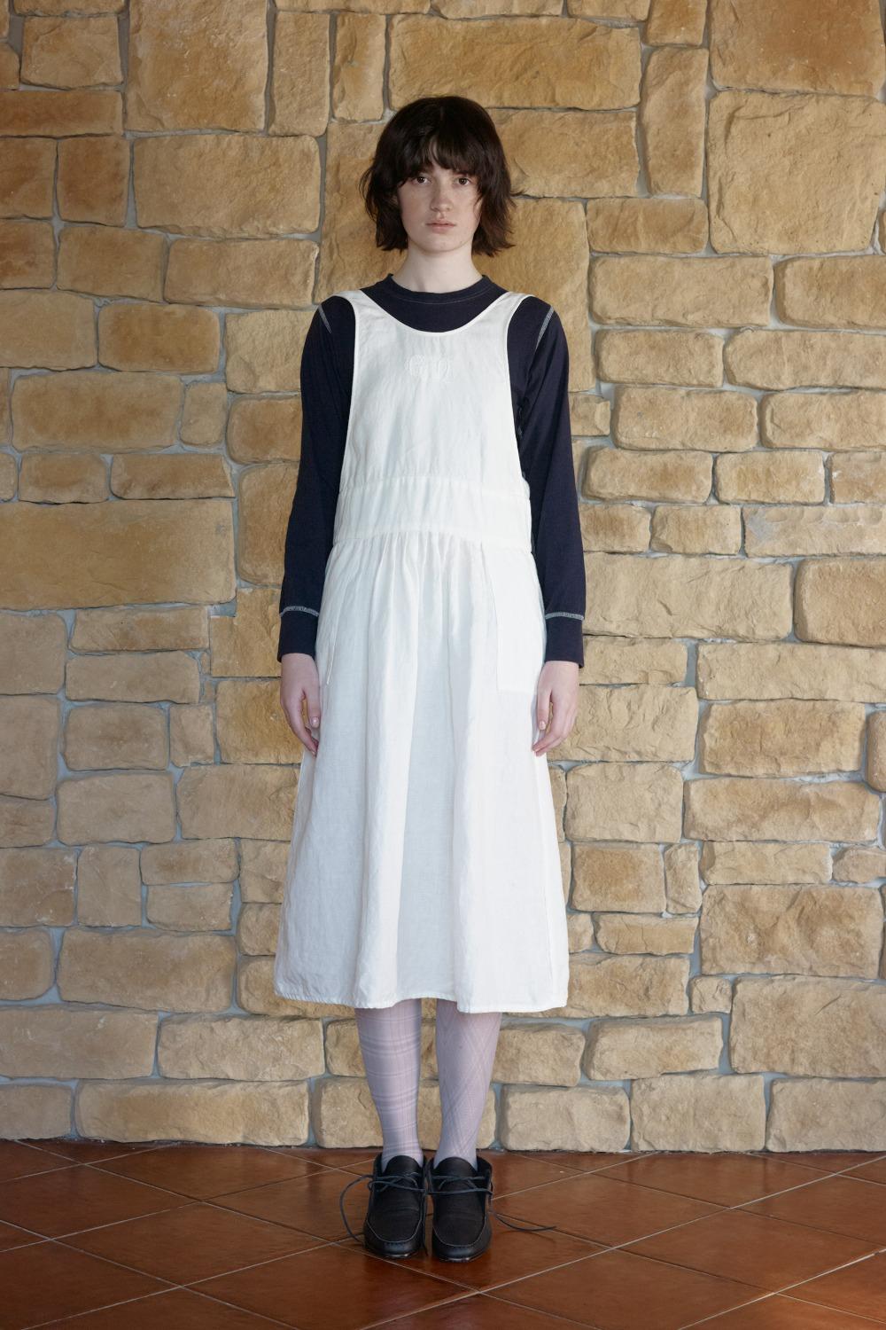 Via Cordelia apron long onepiece (Ivory)