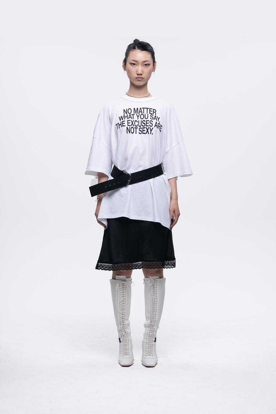 LETTERING BOXY FIT (WHITE)