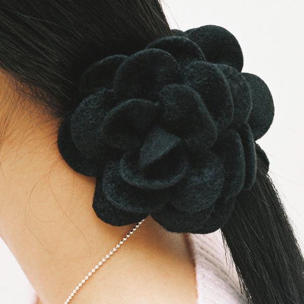 winter flower claw hair clip