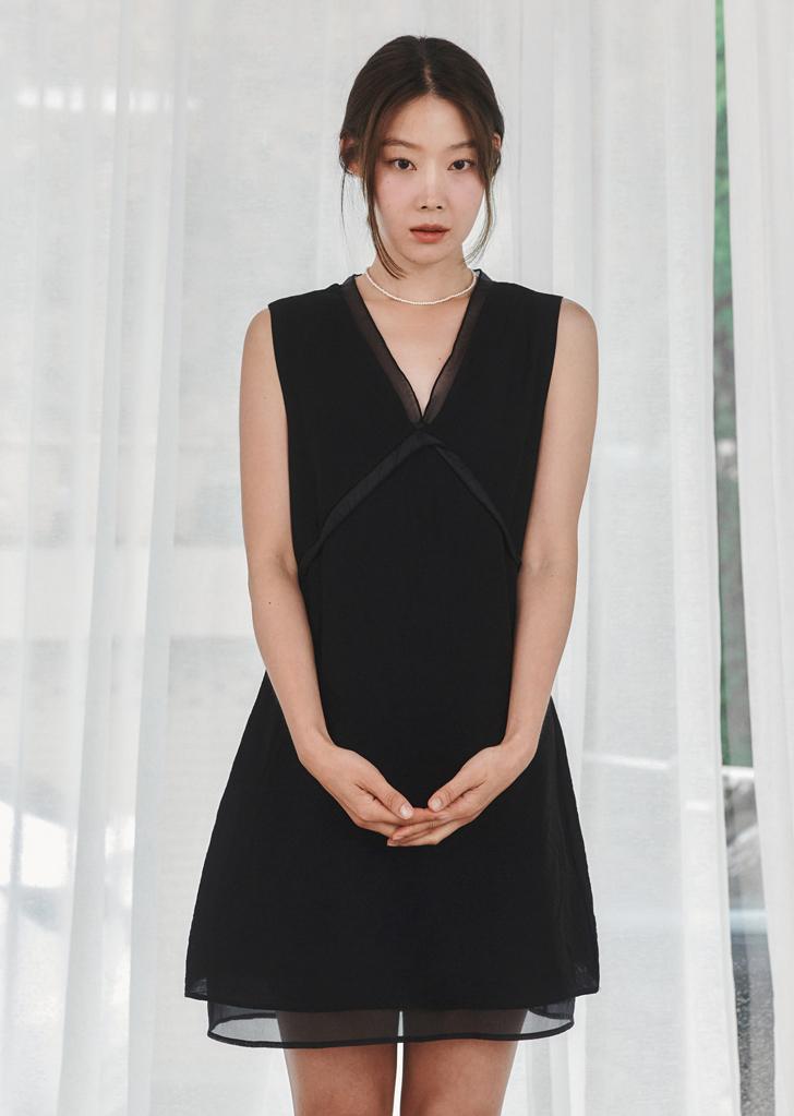 로시로우 V Neck Sleeveless Dress [Black]