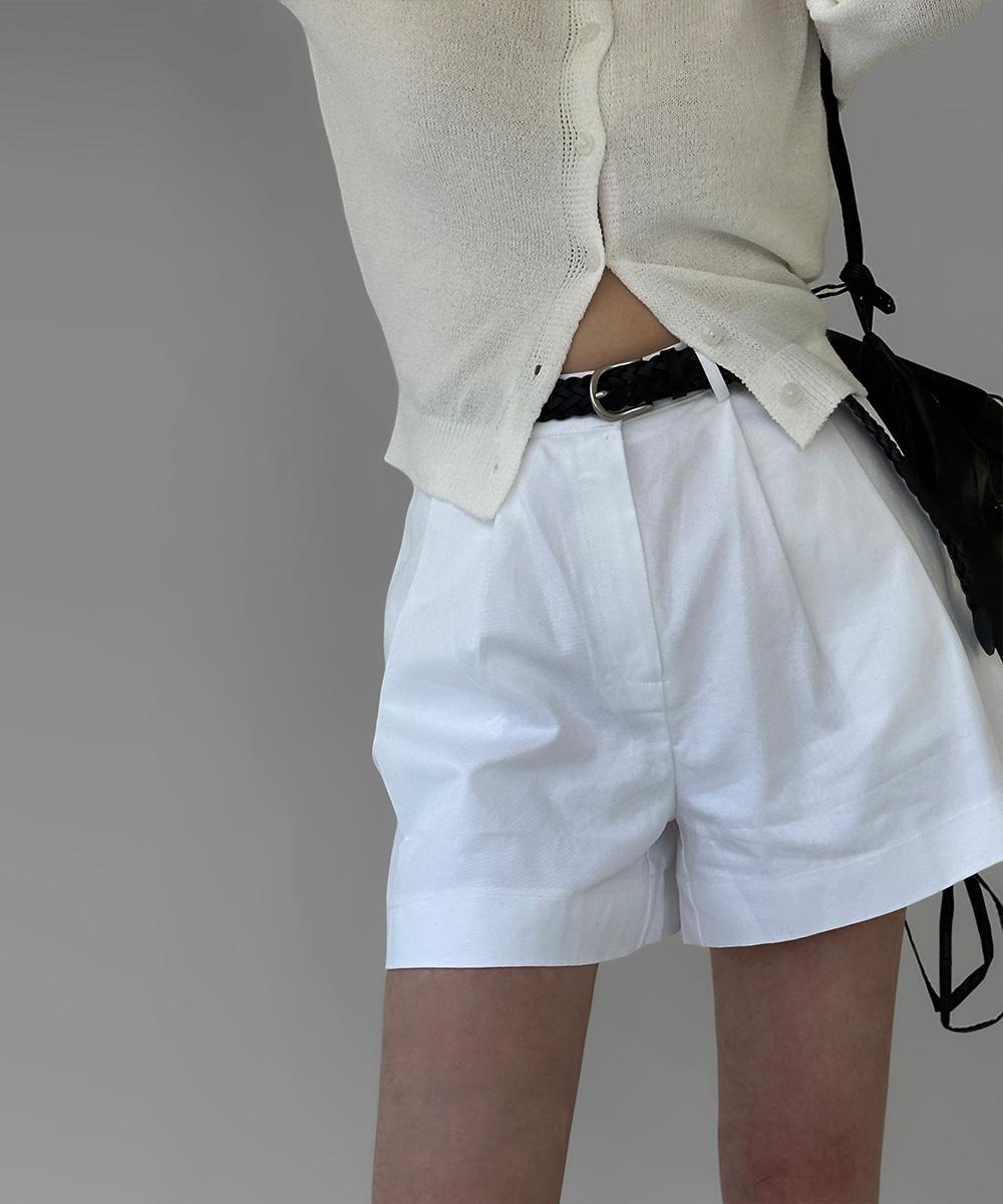 블랑 투핀턱 코튼 숏 팬츠