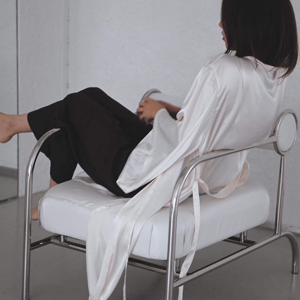 Cream Flow Slit 새틴 로브