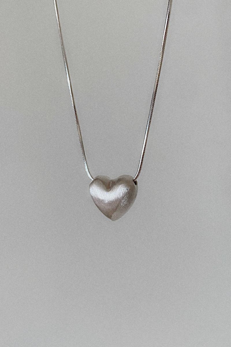 925silver 스크래치 무광 볼륨 하트 뱀줄 체인 목걸이 - 무드크로키