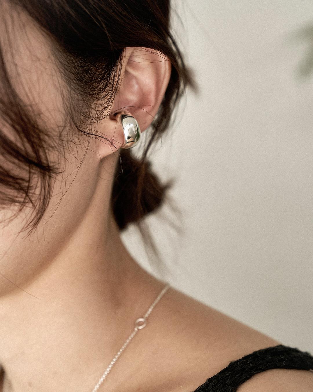 BIG BASIC EARCUFF SILVER