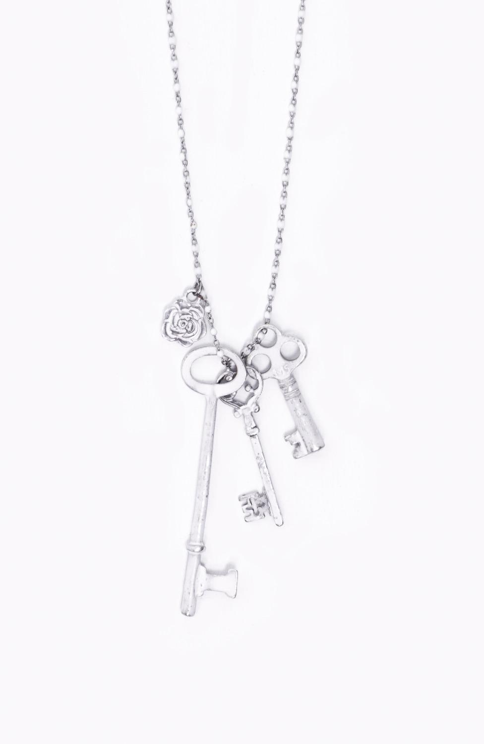 White Promise Token necklace *예약배송