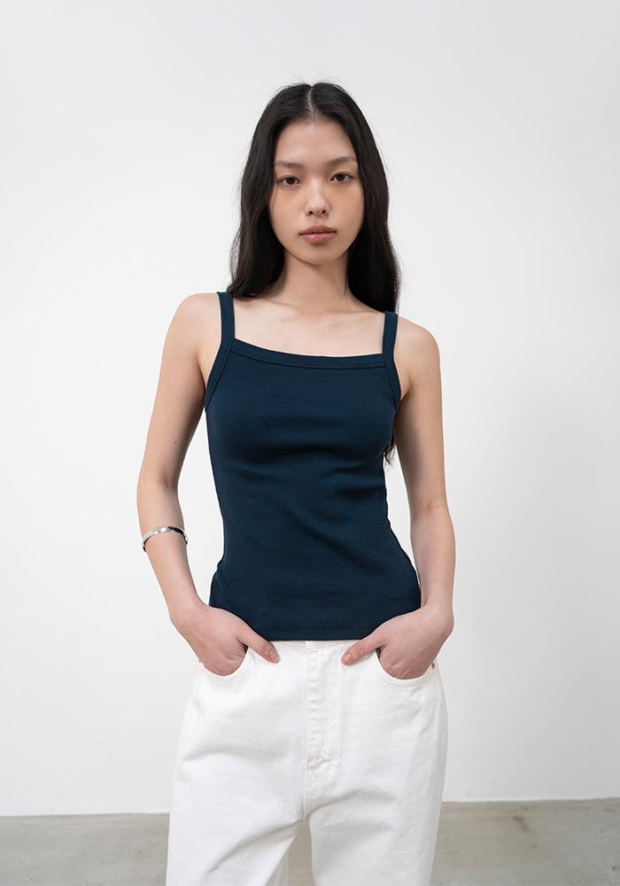 코튼 스퀘어넥 슬리브리스 - 네이비