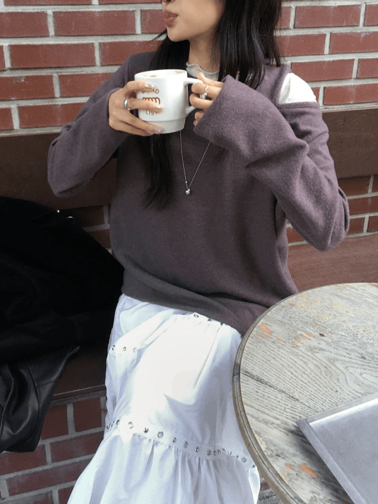 원그린 슬릿 어깨트임 기모티셔츠