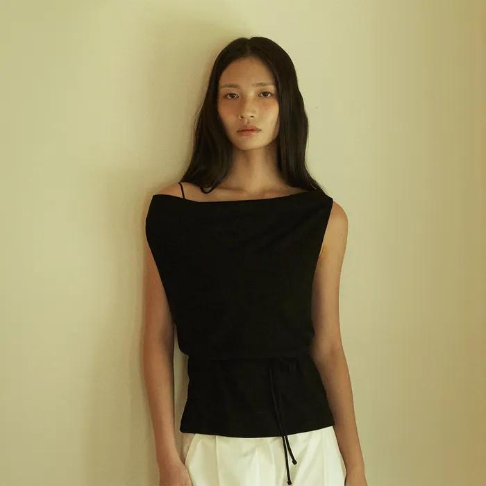 Layered sleeveless top / Black