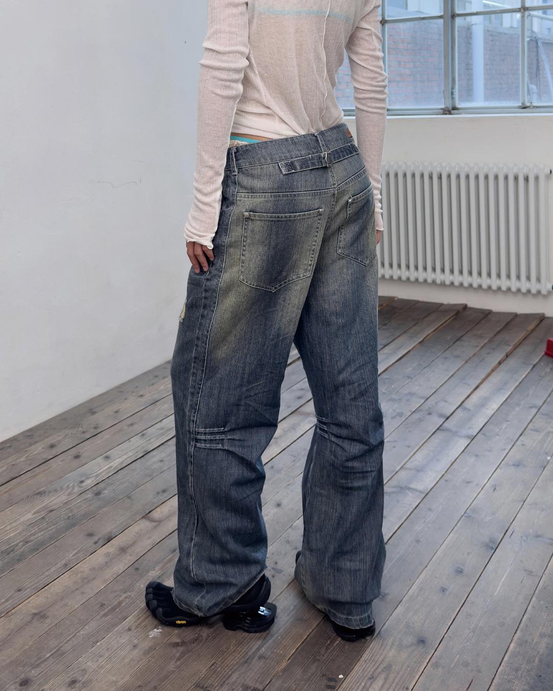 [9/8예약배송]CINCH BACK CURVED JEANS-BLUE