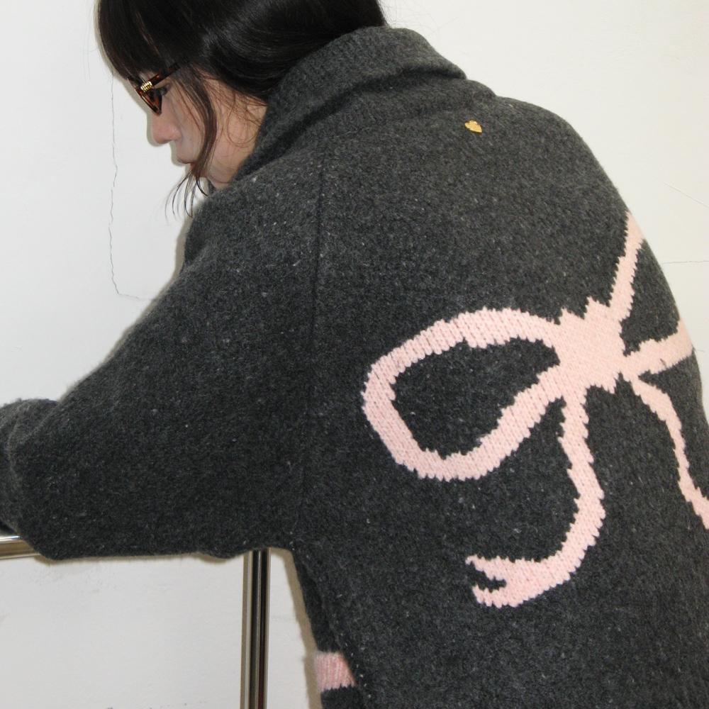 BACK HEART RIBBON COWICHAN KNIT ZIP UP CHARCOAL