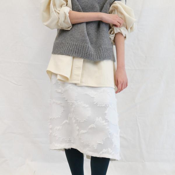 Feather Banding Skirt (Ivory)