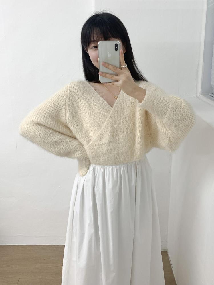 브니 랩 브이넥 브러쉬 니트 ( 아이 소라 핑크 블랙 )