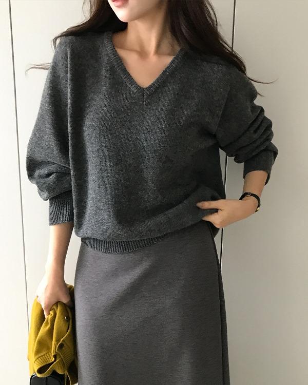 퓨어다 로지유 홀가먼트 브이넥 니트