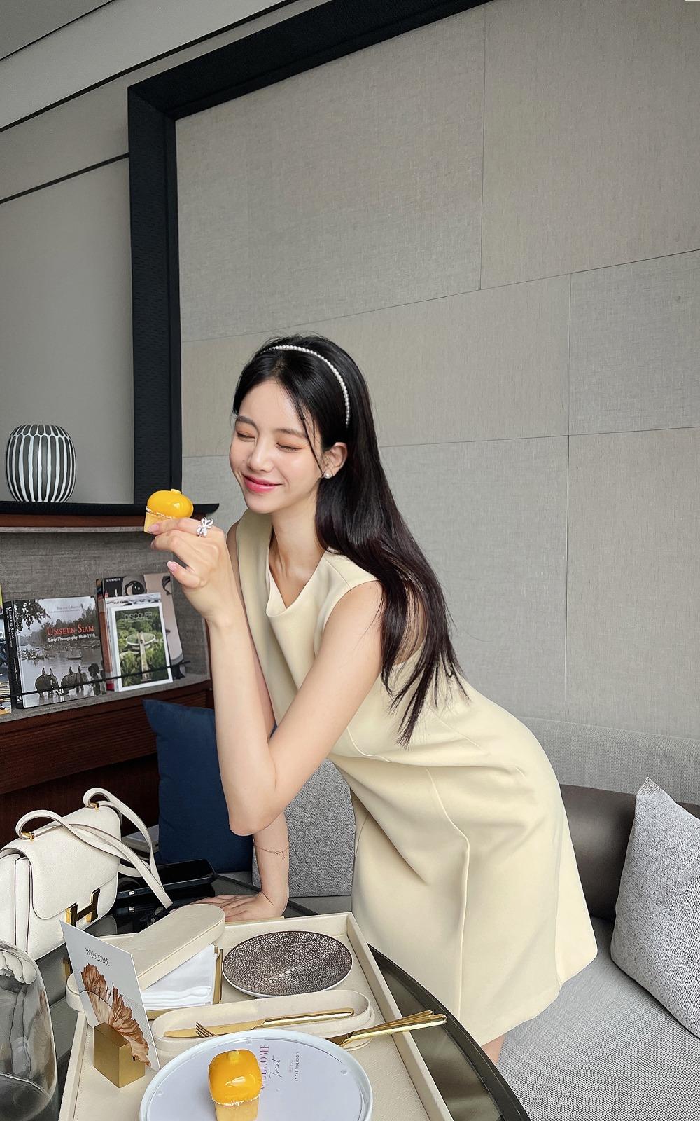 더마농 (THEMANON MADE) 조이 보트넥 미니 a라인 드레스 (3color)