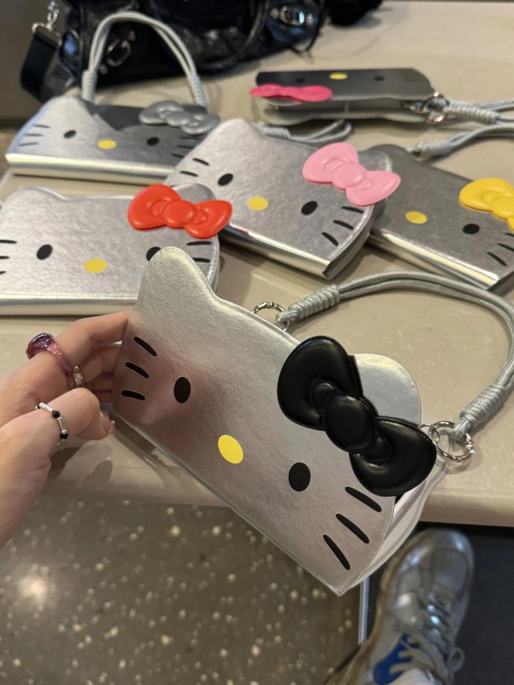 6color 실버 키티 폴립 가죽커버 아이폰케이스 스트랩세트 아이폰15 폰케이스 가방