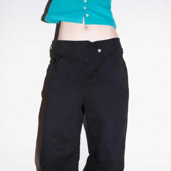 Slant pants [Black]