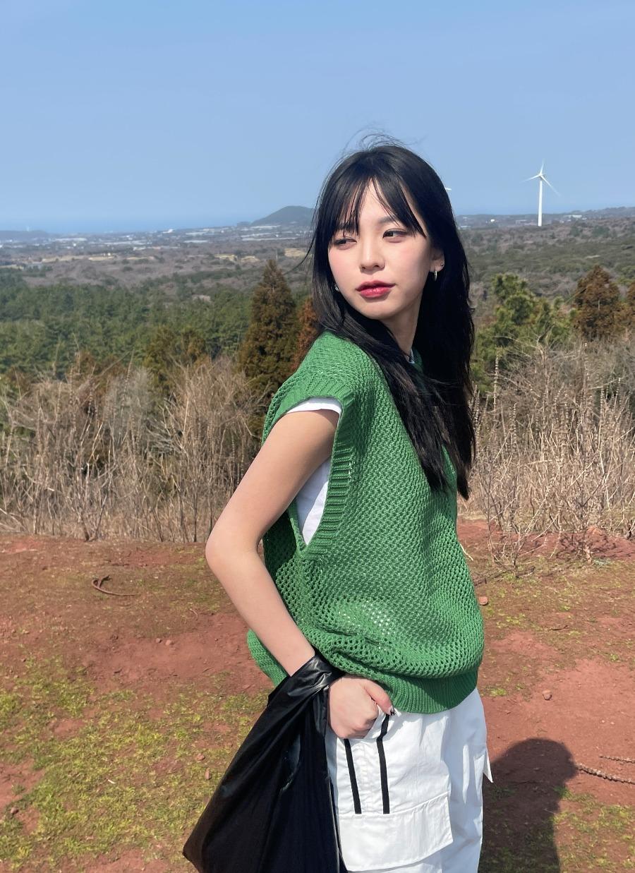 Hole round mesh vest 홀 라운드 메쉬 베스트