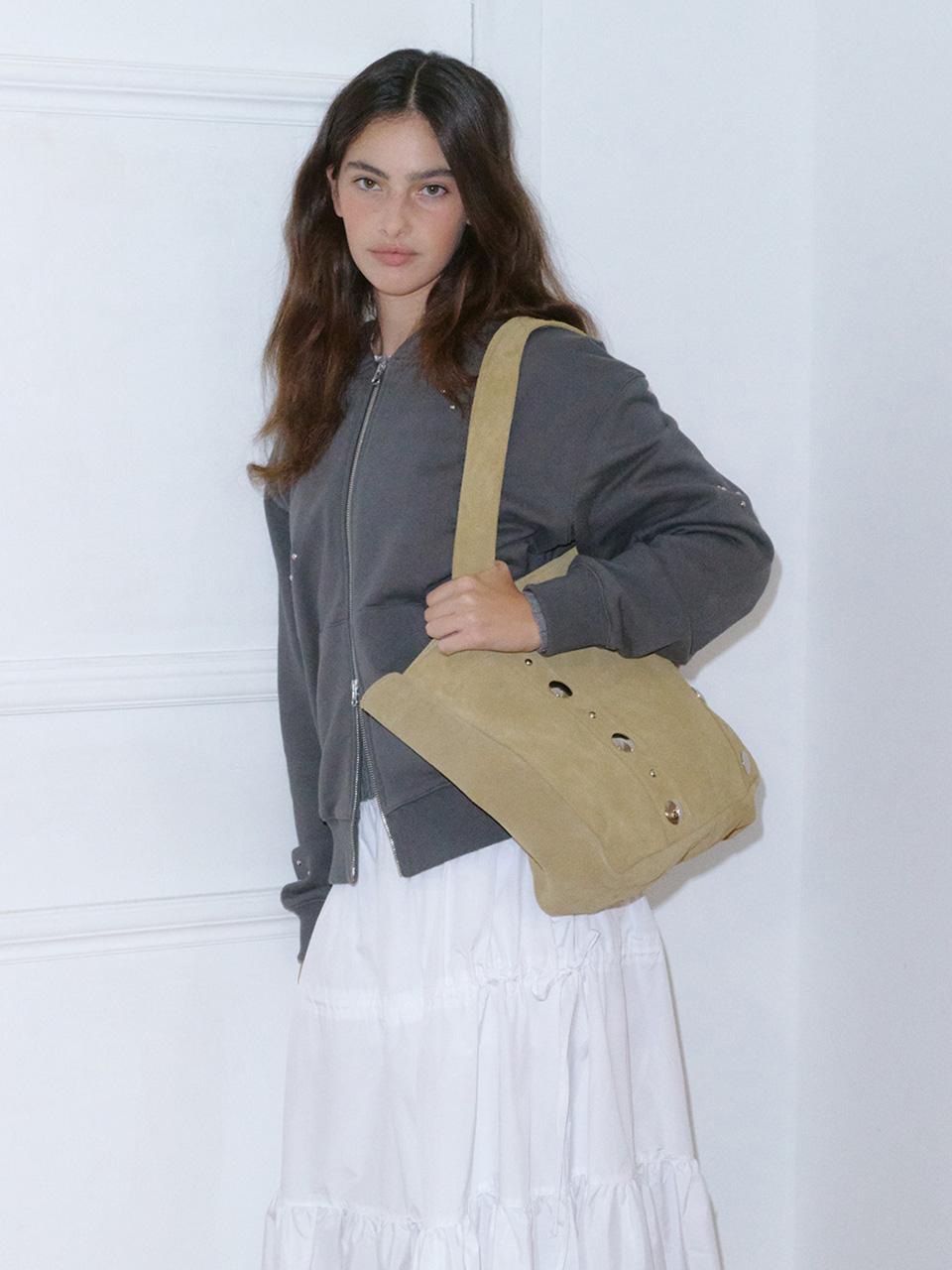 [Kijun X KHIHO] Suede Stud Shopper Bag Olive Camel