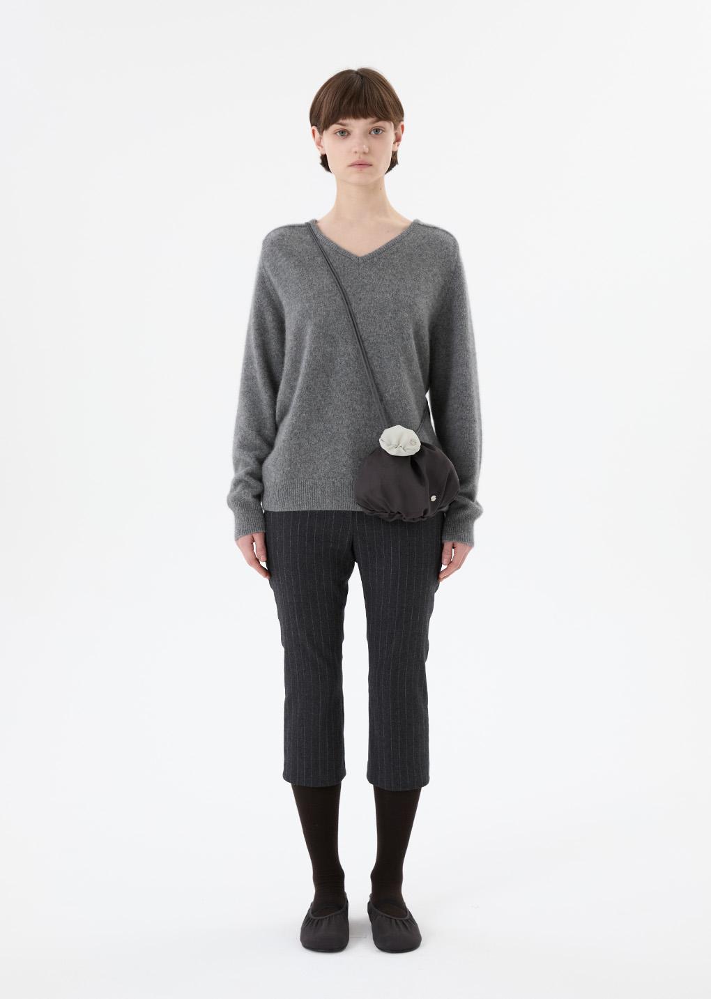 racoon v-neck knit, charcoal