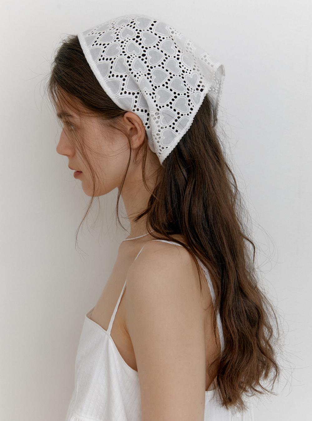 (8th Restock)Heart lace bandana. White