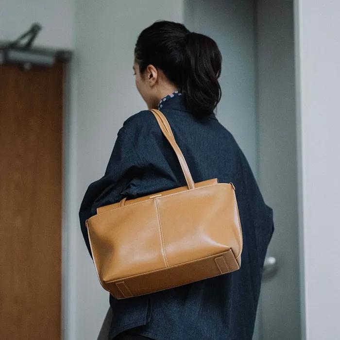 PANIER FLAP BAG (TAN BROWN)