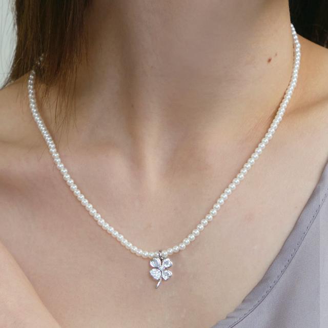 Bukoleon Clover Pearl Necklace