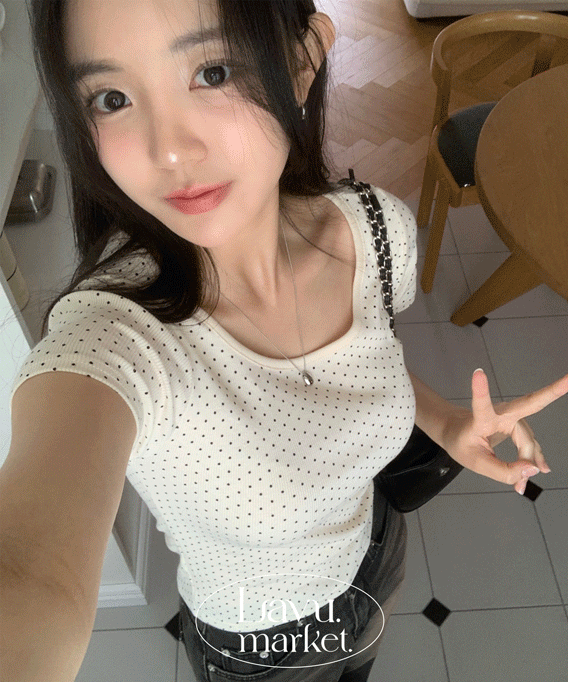 라뷰마켓 데일리 포인트🩶실링 도트 유넥 크롭 반팔티 3color [땡땡이/슬림핏반팔/면반팔티/도트반팔/땡땡이반팔/크림색반팔/버터] 코튼티셔츠