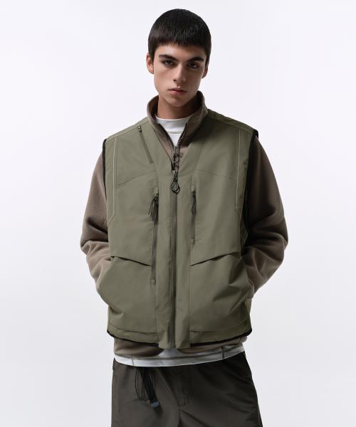 시티 레저 스티치 브이 넥 패디드 베스트 [라이트 카키]