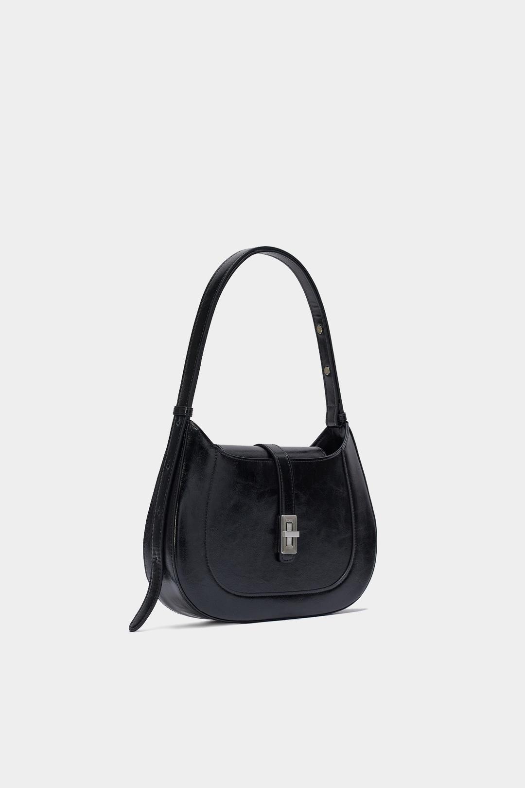 Atelier Classic · Amanda M