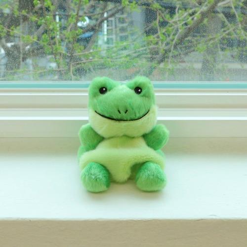 행운 개구리 인형