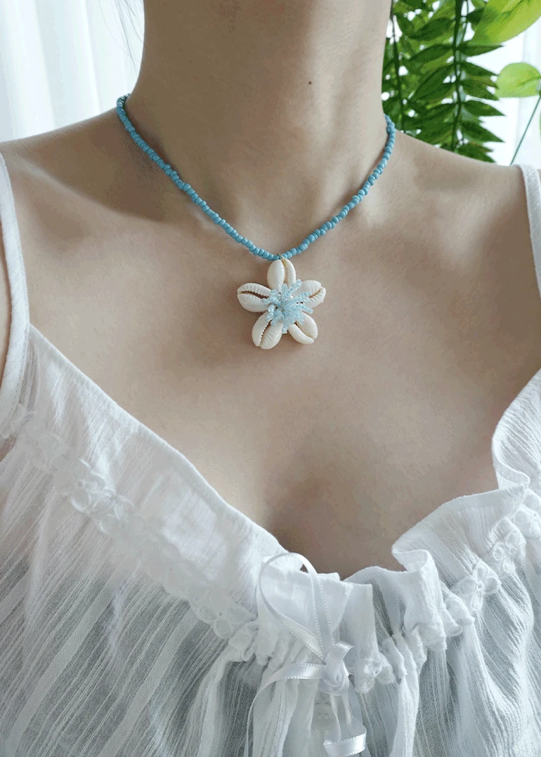 blue starfish necklace | 조개 불가사리 블루 비즈 목걸이