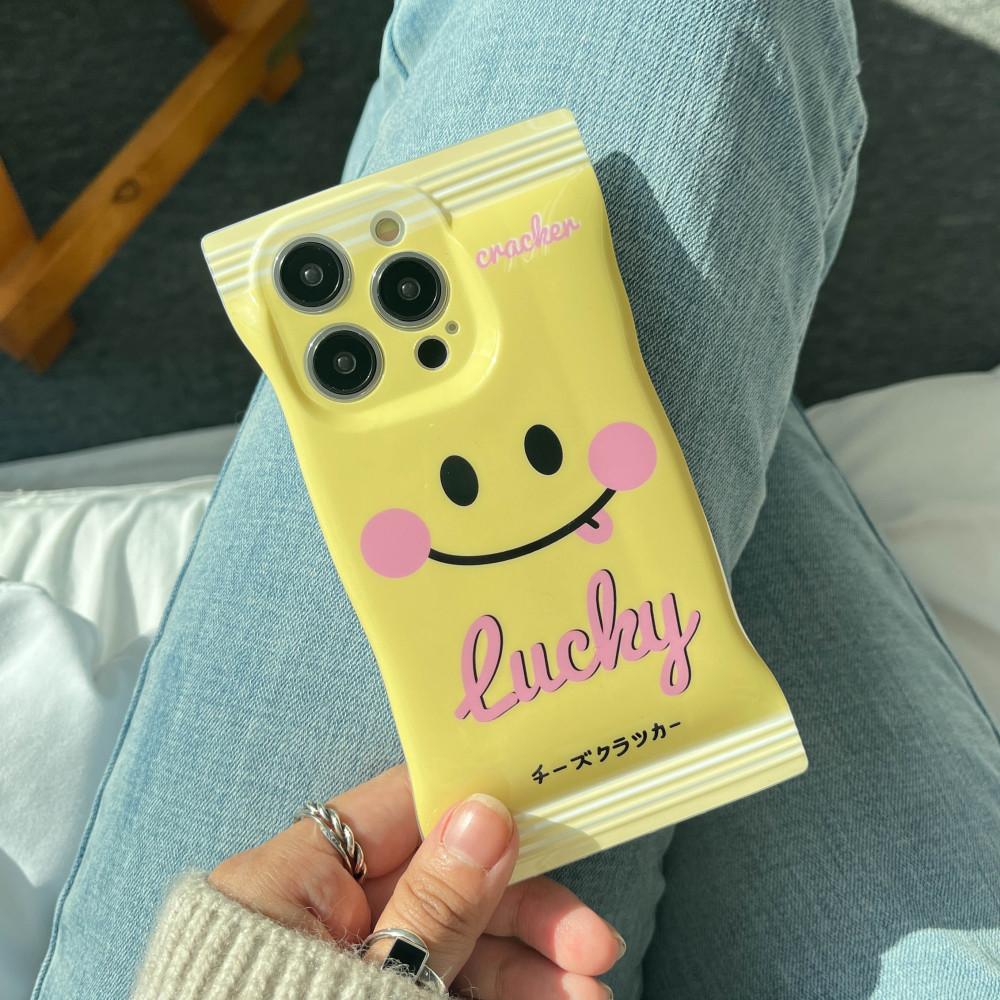 럭키스마일 과자봉지 아이폰14 프로 케이스
