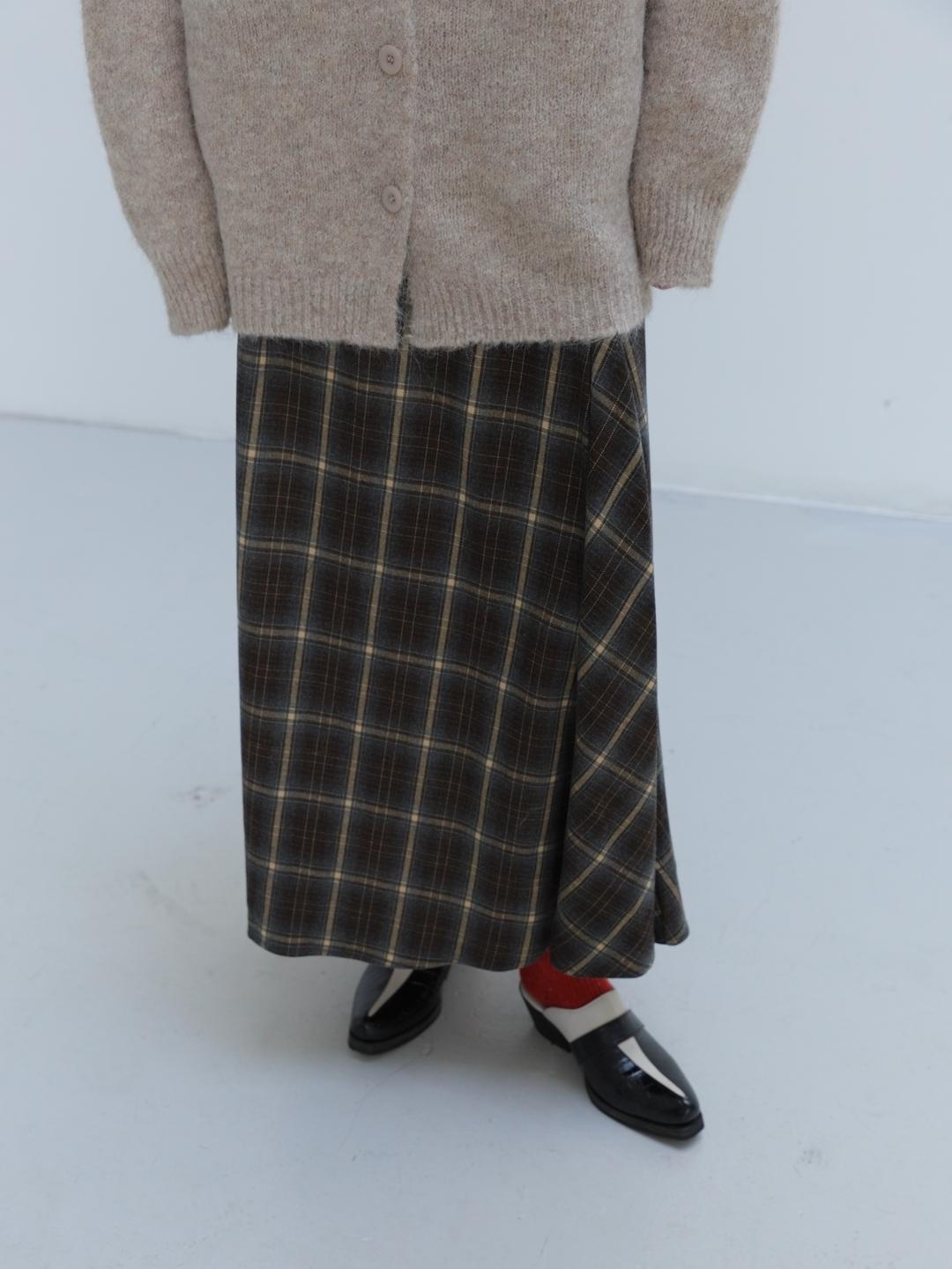 MAXI LONG CHECK SKIRT