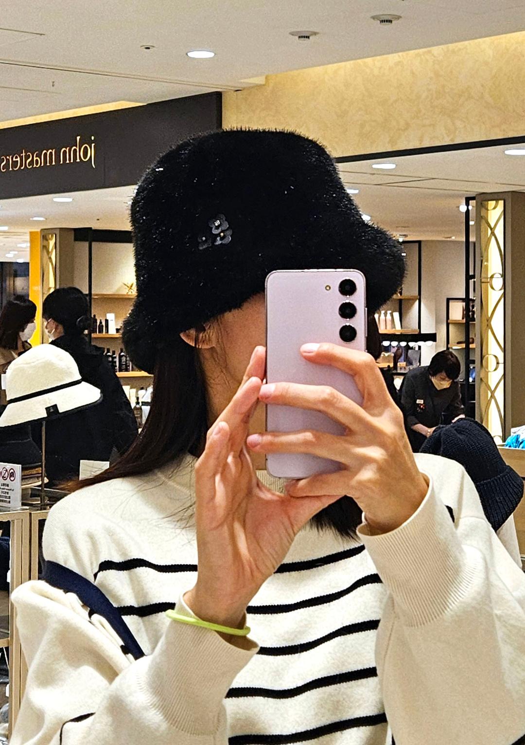 안테프리마 2025FW 플라워 퍼 버킷햇