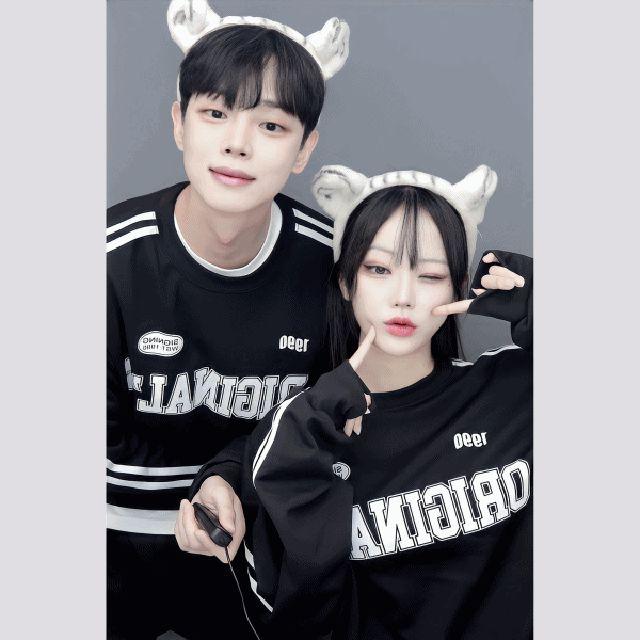 sportive 라인 맨투맨 (2color) #1961 커플 시밀러 데일리 데이트 유니섹스 남여공용 여친 남친 신혼 부부 이벤트 생일 기념일 룩 아방핏 스포티 스포츠 유니폼 농구 축구