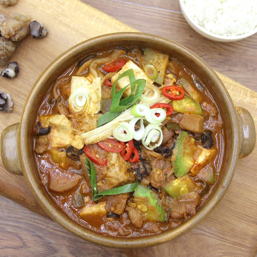 킹된장남 해물 미더덕 바지락 우렁 소고기 빡 된장찌개 2인분 톳 고추 궁채 무침 된장남 [원산지:상세설명에 표시]