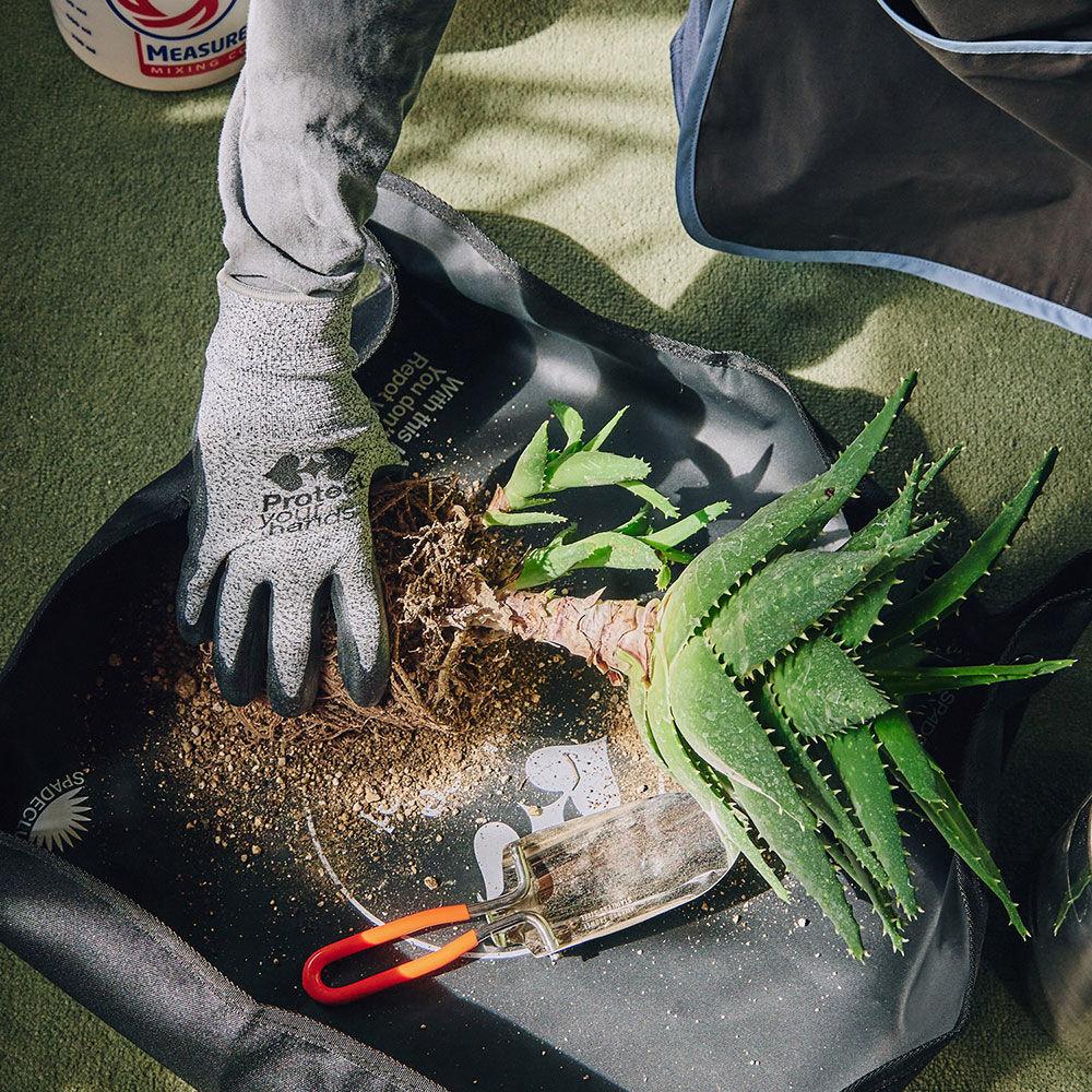 SCS Gardening Mat - Black 가드닝 매트 SSOEXX212BK