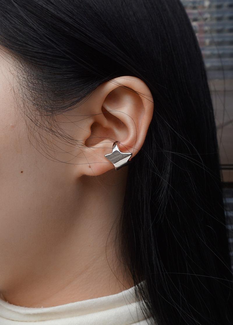 [E413]star round earcuff/이어커프 시선