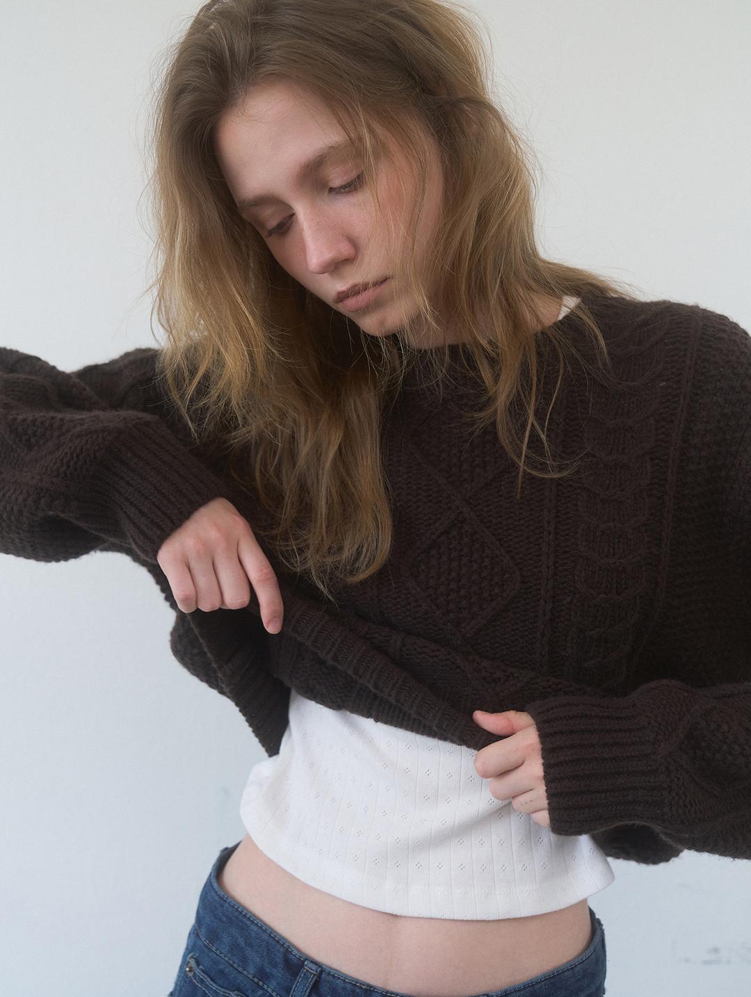 NORRI TWIST VINTAGE KNIT - BROWN