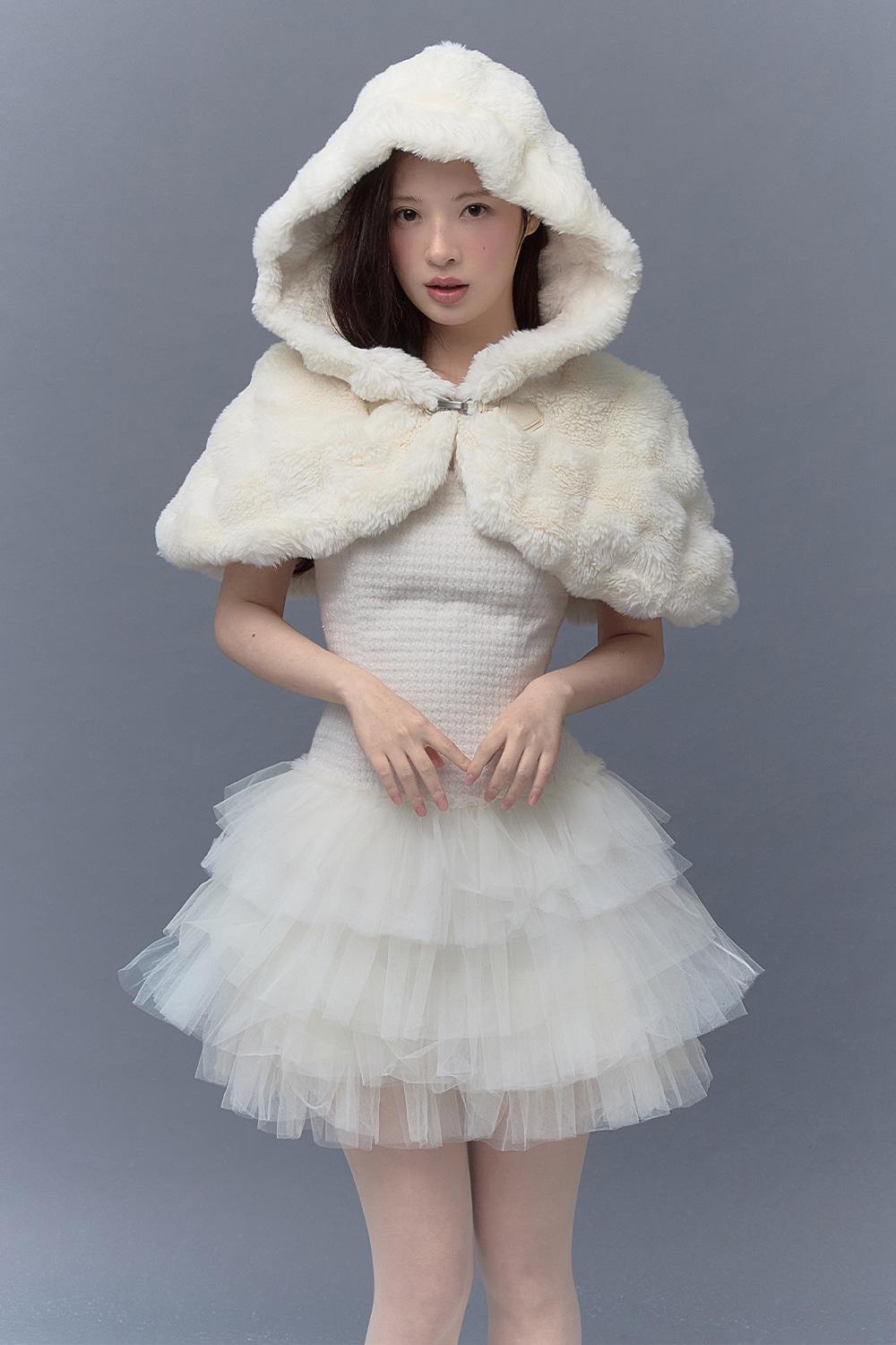 [Exclusive]SNOW FAUX FUR HOOD CAPE_TT5W007IV