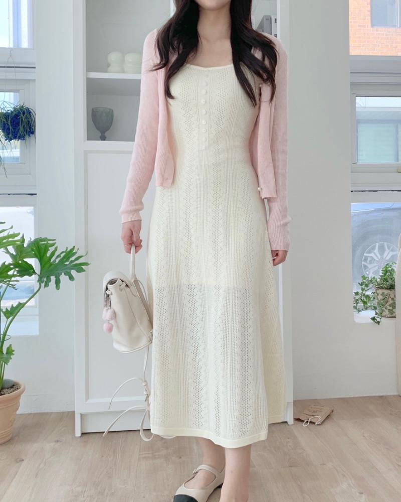 여리 단추 펀칭 니트 원피스
