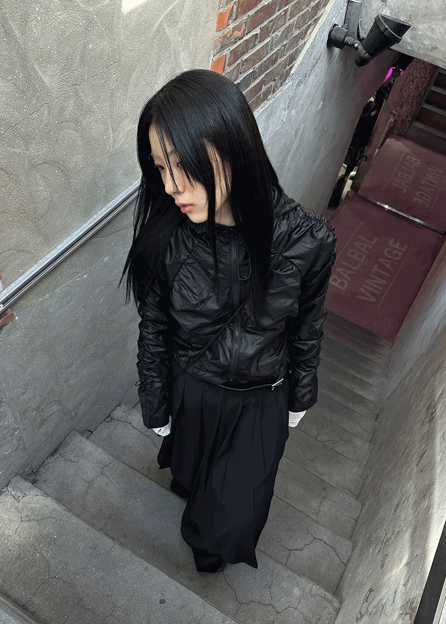 SHIRRING HIGHNECK WINDBREAKER