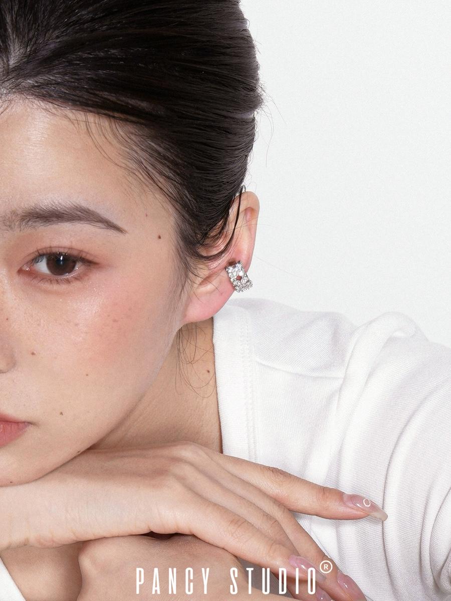 PANCY STUDIO Shiny Ear Cuff