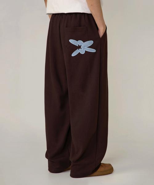 원턱 백 포인트 패치 스웨트 팬츠 [브라운]